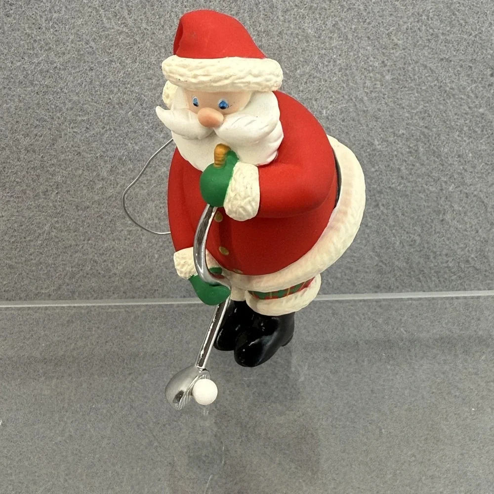 Hallmark Keepsake 2005‎ A Putter for Santa Christmas Ornament
